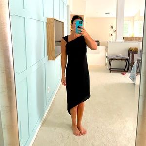 Great quality, asymmetrical hem, black dress